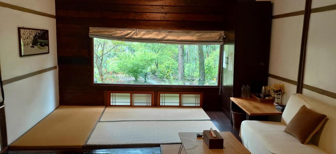 Bright Moon Homestay Dongshi  Esterno foto