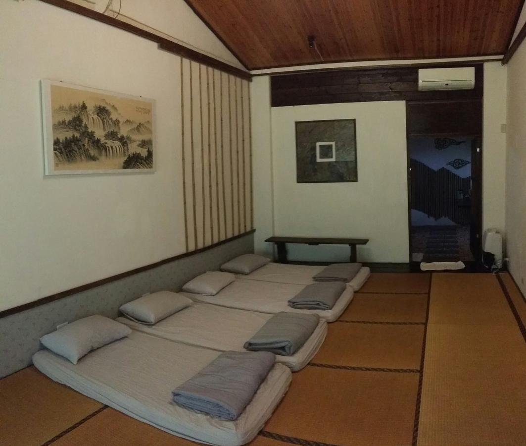 Bright Moon Homestay Dongshi  Esterno foto