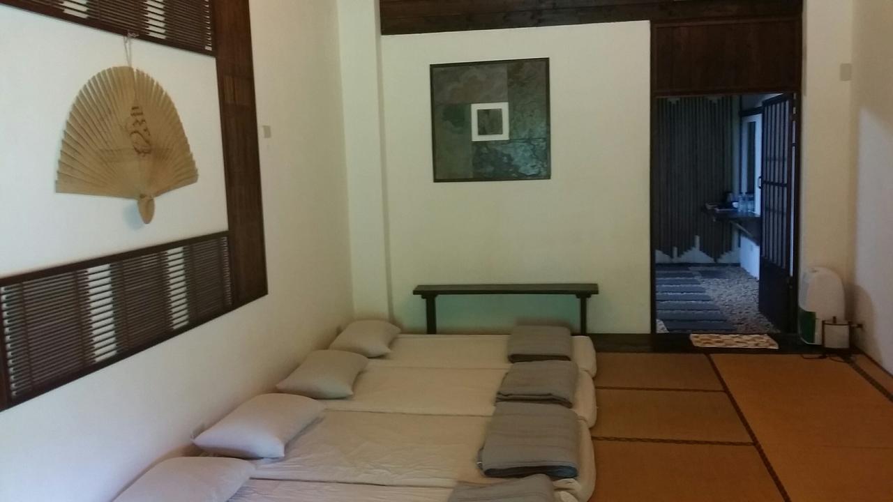 Bright Moon Homestay Dongshi  Esterno foto